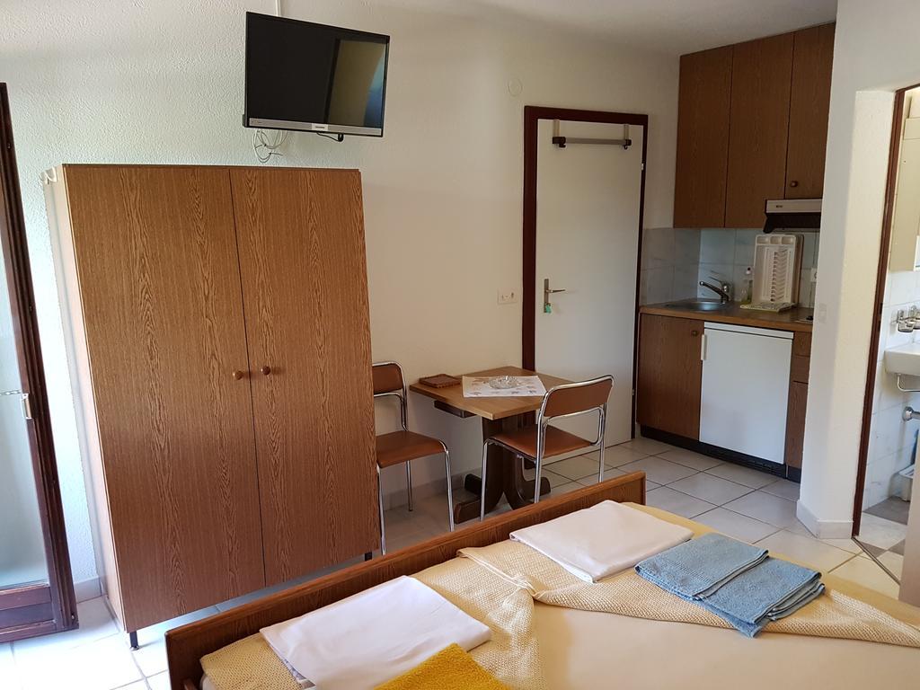 Casa Gudelj Apartment Pirovac Exterior photo
